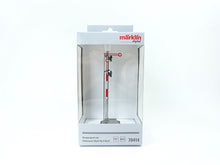 Laden Sie das Bild in den Galerie-Viewer, Modellbahm Signal digital Hauptsignal mit Schmalmast , mfx, DCC, Märklin H0 70414 neu, OVP
