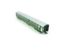 Laden Sie das Bild in den Galerie-Viewer, Reisezugwagen 2. Klasse Bauart Schlieren BLS, Tillig H0 74853 OVP
