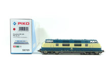 Laden Sie das Bild in den Galerie-Viewer, Diesellokomotive DB BR 220 digital, Piko H0 59705 AC neu OVP
