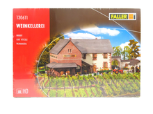 Laden Sie das Bild in den Galerie-Viewer, Modellbau Bausatz Weinkellerei, Faller H0 130611 neu, OVP
