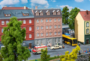 Modellbau Bausatz Stadthaus mit Kanzlei, Faller H0 130627 neu