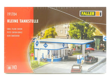 Laden Sie das Bild in den Galerie-Viewer, Modellbau Bausatz Kleine Tankstelle, Faller H0 191784 neu
