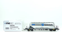 Laden Sie das Bild in den Galerie-Viewer, NME H0 503742 DC, Staubsilowagen Uacns GATX- Dyckerhoff, neu, OVP
