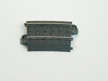 Laden Sie das Bild in den Galerie-Viewer, C Gleis Gleise gebogen kurz R 1, 6 x Märklin H0 24107 neu, OVP
