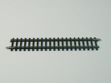 Laden Sie das Bild in den Galerie-Viewer, K Gleis Gleise gerade 156mm, 10 x Märklin H0 2207 neu, OVP
