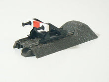 Laden Sie das Bild in den Galerie-Viewer, C-Gleis Prellbock 5 x Gleisende Märklin H0 24977 neu OVP
