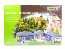 Laden Sie das Bild in den Galerie-Viewer, Faller N 222222, THW-Gebäude mit Fahrzeughalle, Bausatz, neu, OVP
