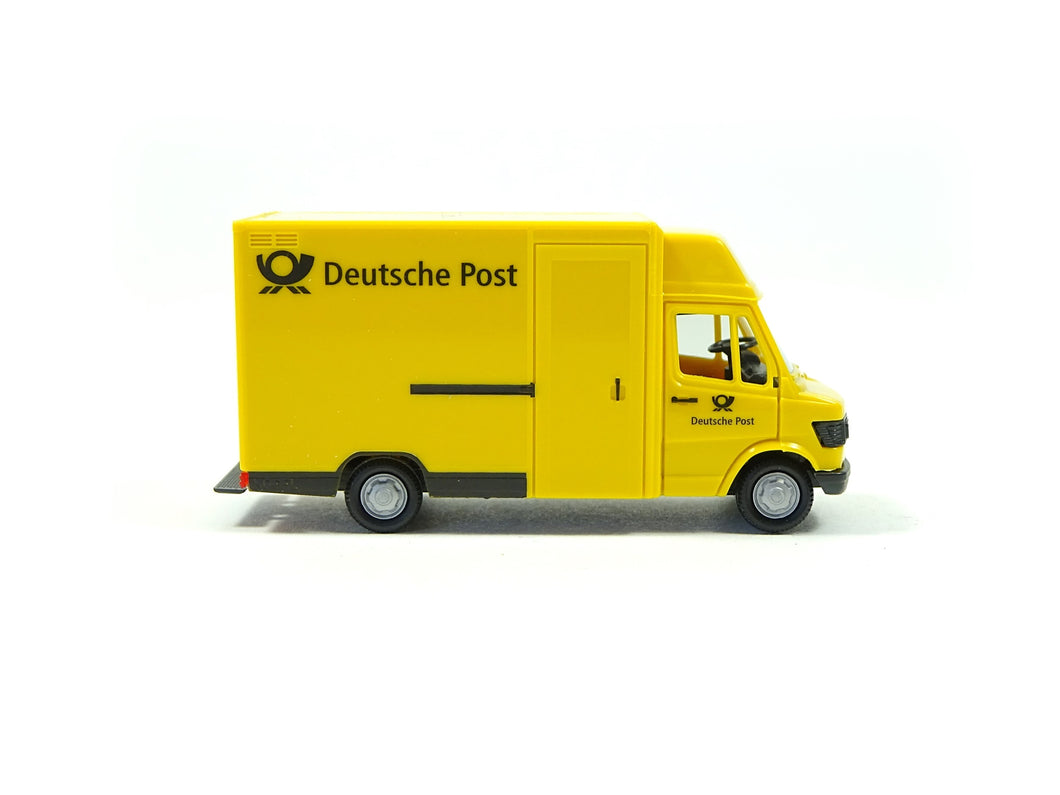 MB 207D Kögel „Deutsche Post“ (Basic), Herpa 094207 1:87, neu