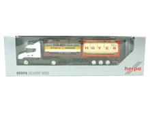Laden Sie das Bild in den Galerie-Viewer, Herpa H0 Modellauto Scania mit 2x 20ft Tankcontainer Hoyerund Bertschi KTL Exclusiv Serie OVP
