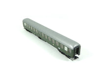 Laden Sie das Bild in den Galerie-Viewer, Personenwagen beleuchtet 2. Kl, DB, Märklin H0 43166 neu, OVP
