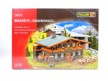 Laden Sie das Bild in den Galerie-Viewer, Modellbau Bausatz Berghütte Staufnerhaus, Faller H0 130635, neu
