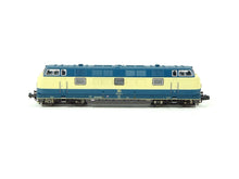 Laden Sie das Bild in den Galerie-Viewer, Diesellokomotive BR 221 DB, Piko N 40504 neu OVP
