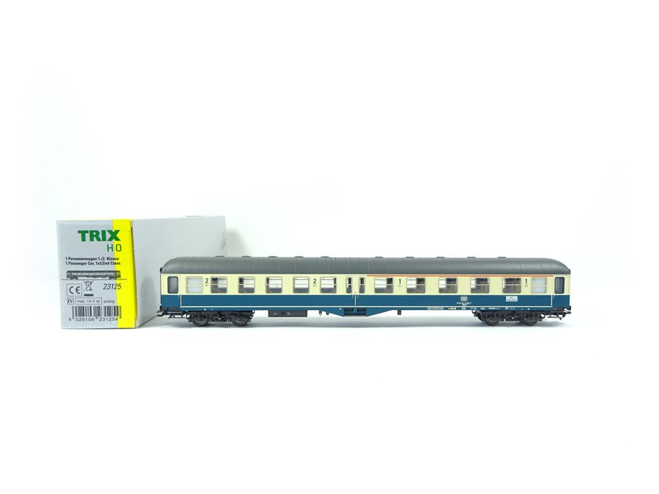 Personenwagen beleuchtet Reisezugwagen DB, Trix H0 23125 neu, OVP