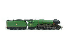 Laden Sie das Bild in den Galerie-Viewer, Dampflokomotive Dampflok Cl. A3 Fl.Scotsman mfx+ DCC sound, Trix H0 22886 neu OVP
