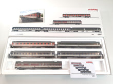 Laden Sie das Bild in den Galerie-Viewer, Personenwagen Set Pop-Design, Märklin H0 43917 neu, OVP
