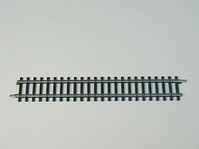 Laden Sie das Bild in den Galerie-Viewer, K Gleis Gleise gerade, 10 Stück Märklin H0 2200 neu, OVP

