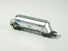 Laden Sie das Bild in den Galerie-Viewer, NME N 203601, Staubsilowagen Uacns GATX - CEMEX, silber, neu, OVP
