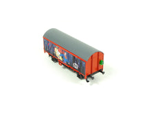 Laden Sie das Bild in den Galerie-Viewer, Start up - Gedeckter Güterwagen Superman, Märklin H0 44825 neu OVP
