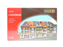 Laden Sie das Bild in den Galerie-Viewer, Faller H0 130430, 6 Reliefhäuser, neu, OVP
