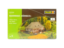 Laden Sie das Bild in den Galerie-Viewer, Modellbahn Bausatz Bauernhaus Kürnbach, Faller N 222359 neu OVP
