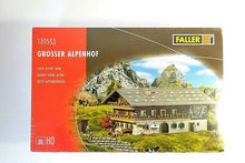 Laden Sie das Bild in den Galerie-Viewer, Bausatz Modellbau Großer Alpenhof, Faller H0 130553, neu
