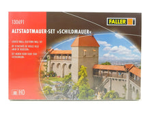Laden Sie das Bild in den Galerie-Viewer, Modellbahn Bausatz Altstadtmauer-Set Schildmauer, Faller H0 130691 neu OVP
