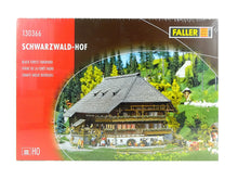 Laden Sie das Bild in den Galerie-Viewer, Modellbau Bausatz Schwarzwaldhof, Faller H0 130366 neu
