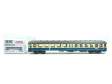 Laden Sie das Bild in den Galerie-Viewer, Mitteleinstiegswagen Set, beleuchtet, mfx, Märklin H0 43125, 43165, 43335 neu, OVP
